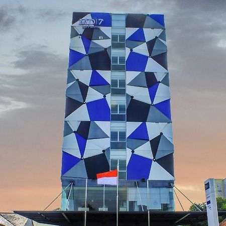 Md 7 Hotel Чиребон Экстерьер фото