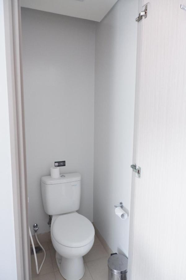 Md 7 Hotel Чиребон Экстерьер фото